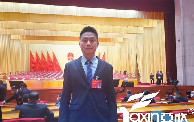 长沙问鼎娱乐app电器工会副主席刘焕林受邀加入市工会第二十一次代表大会(图3)